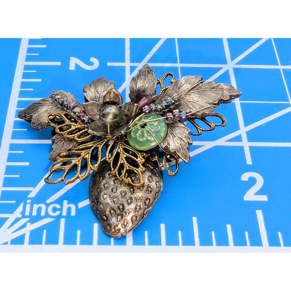 Cara Stimmel Ltd Leaves Strawberry Two Tone Brooch - Picture 3 of 5